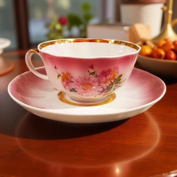 Vintage Bone china Set teapot lid creamer, sugar bowl lid 6 teacups 6 saucers - Picture 7 of 11